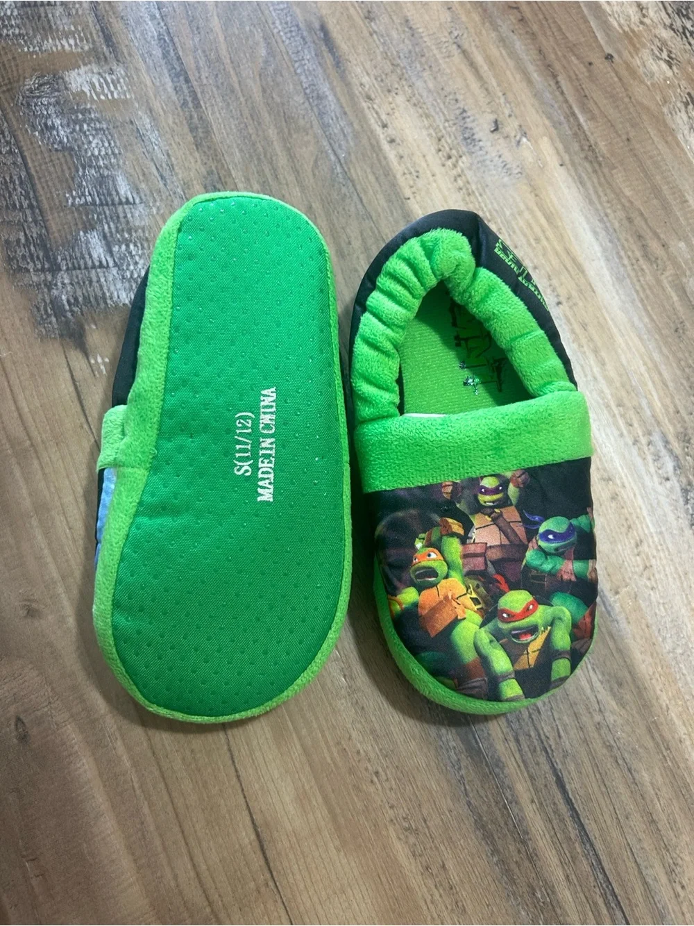 10 Pairs of shoes 9c-12c